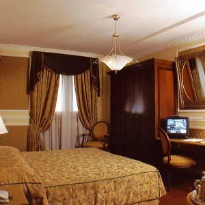 Hotel Champagne Garden, Rome