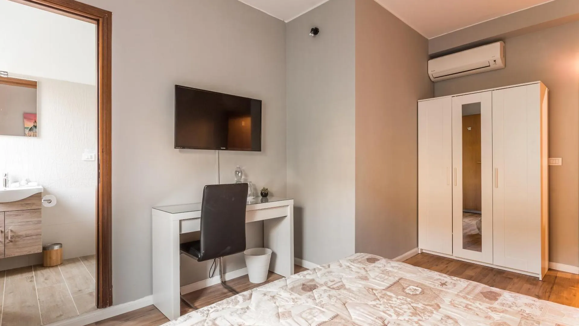 Amelia 5 Bed & Breakfast Rome